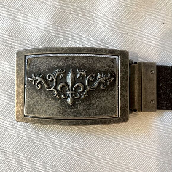 Fleur de Lis reversible pewter type belt buckle. Monogram M on the reverse side - Picture 6 of 12